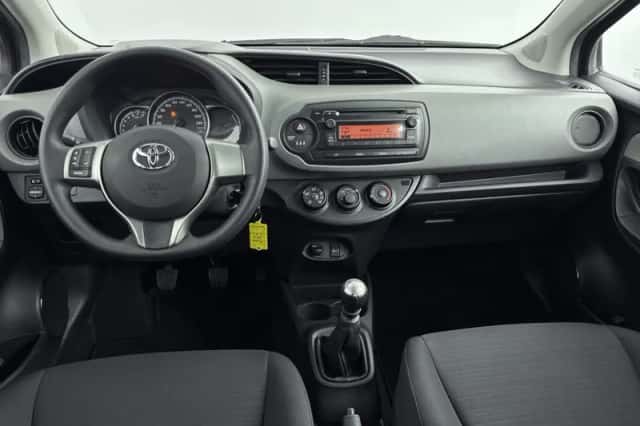 Toyota Yaris (2016) thumbnail 4