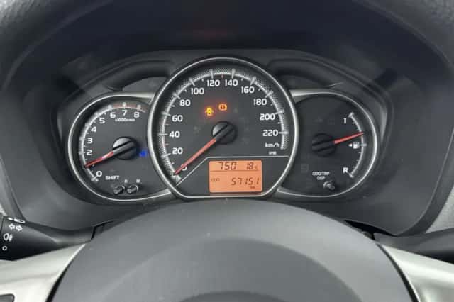 Toyota Yaris (2016) thumbnail 5