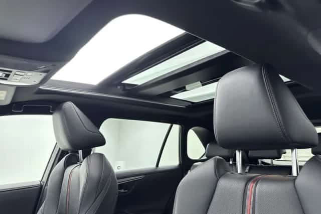 Toyota RAV4 (2022) thumbnail 4