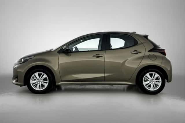 Toyota Yaris (2024) thumbnail 3