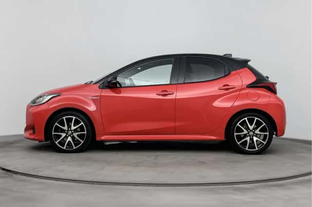 Toyota Yaris (2020) thumbnail 3