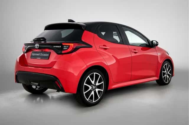 Toyota Yaris (2021) thumbnail 2