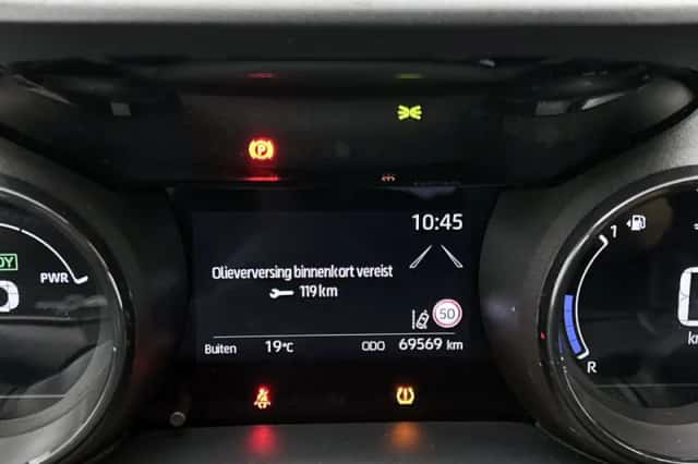 Toyota Yaris (2021) thumbnail 5