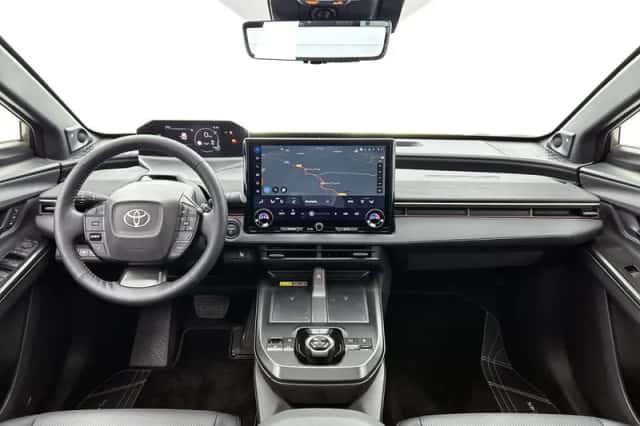 Toyota bZ4X (2026) thumbnail 5