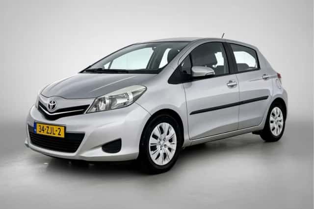 Toyota Yaris (2013) thumbnail 1