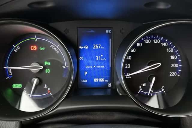 Toyota C-HR (2018) thumbnail 5