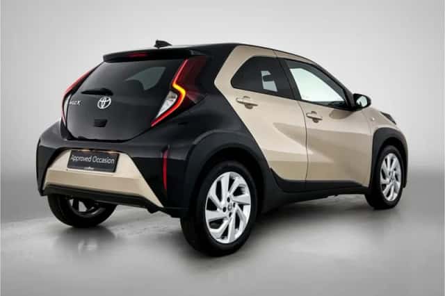 Toyota Aygo (2022) thumbnail 2