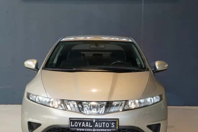 Honda Civic (2007) thumbnail 3
