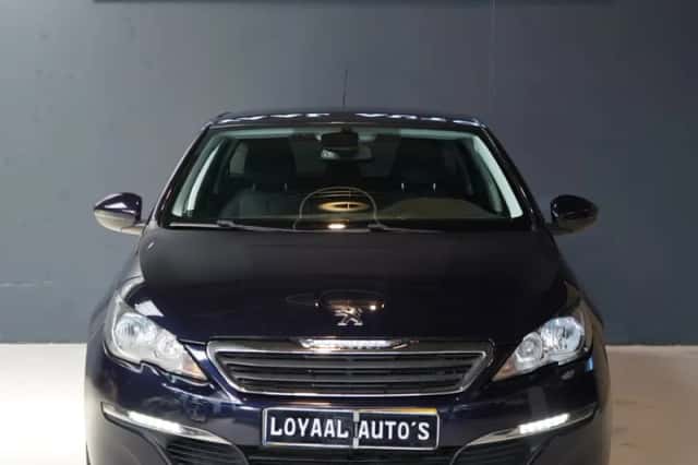 Peugeot 308 (2015) thumbnail 2