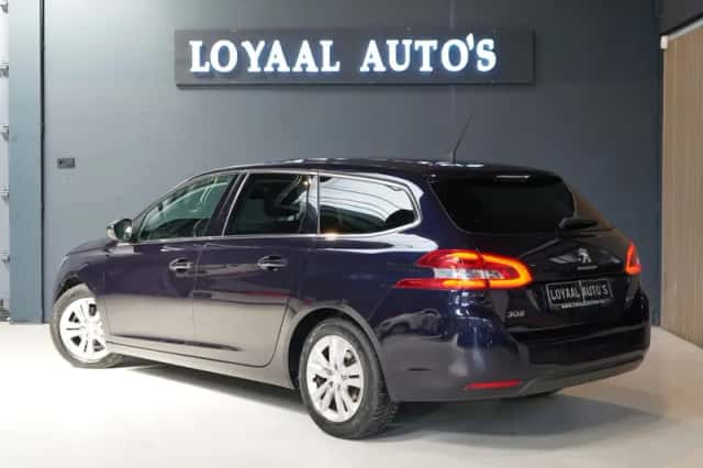 Peugeot 308 (2015) thumbnail 5