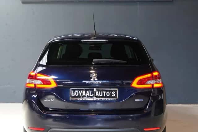 Peugeot 308 (2015) thumbnail 6