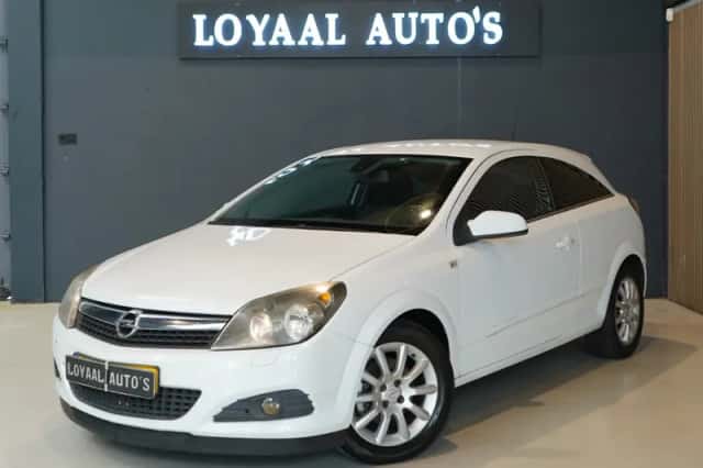Opel Astra (2008) thumbnail 3