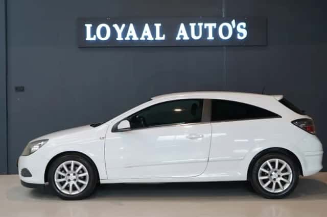 Opel Astra (2008) thumbnail 4