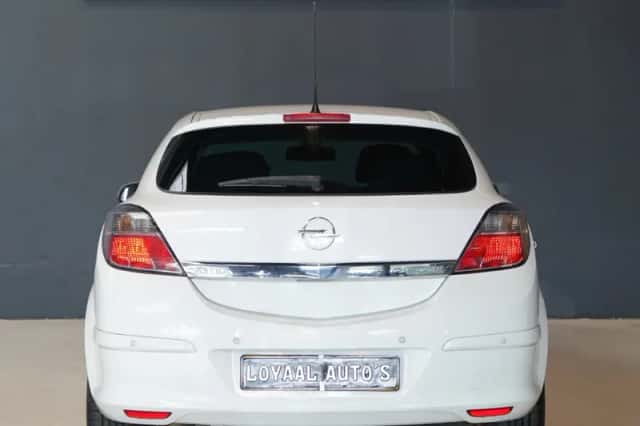 Opel Astra (2008) thumbnail 6