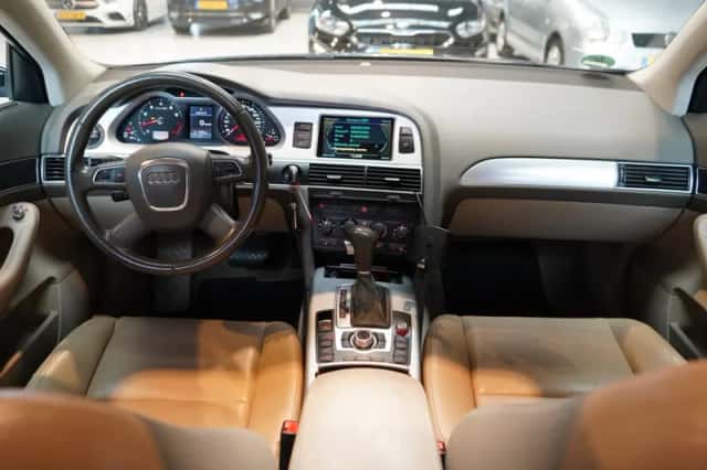 Audi A6 (2010) thumbnail 2