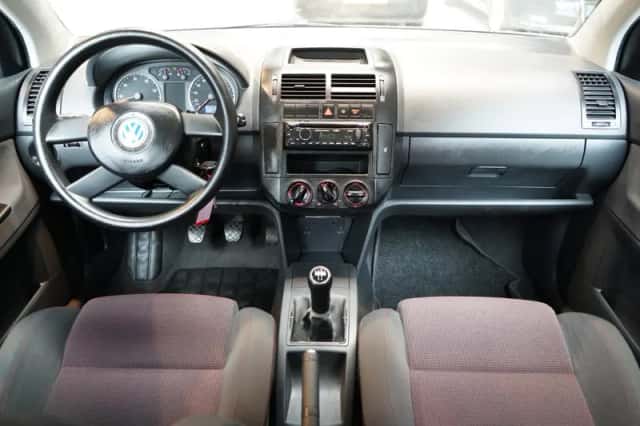 Volkswagen Polo (2002) thumbnail 2