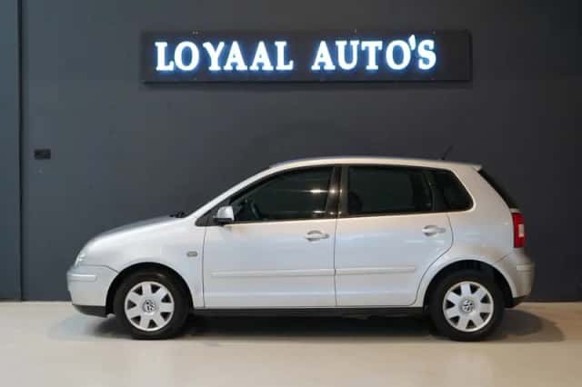 Volkswagen Polo (2002) thumbnail 5