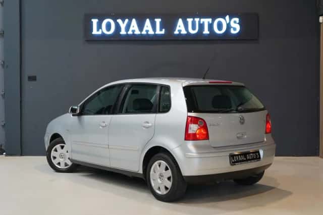 Volkswagen Polo (2002) thumbnail 6