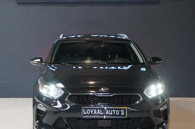 Kia Ceed Sportswagon (2019) thumbnail 3