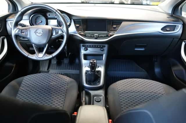 Opel Astra (2021) thumbnail 2