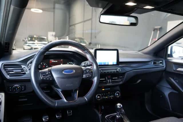 Ford Focus (2020) thumbnail 2