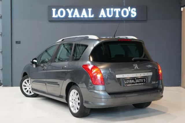 Peugeot 308 (2009) thumbnail 5