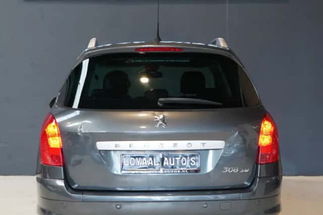 Peugeot 308 (2009) thumbnail 6