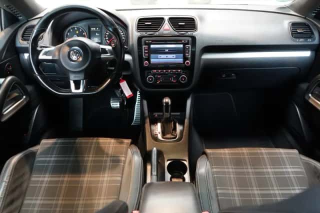 Volkswagen Scirocco (2011) thumbnail 2