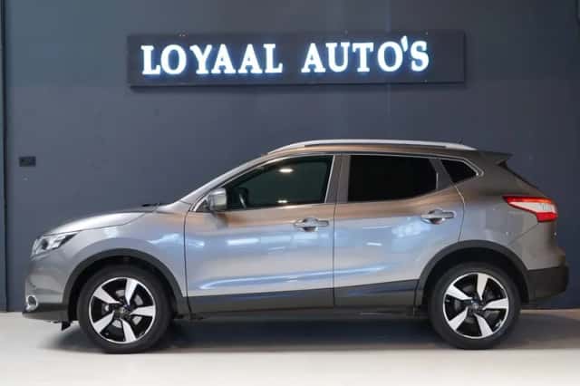 Nissan Qashqai (2016) thumbnail 4