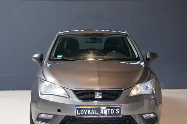 SEAT Ibiza (2015) thumbnail 2