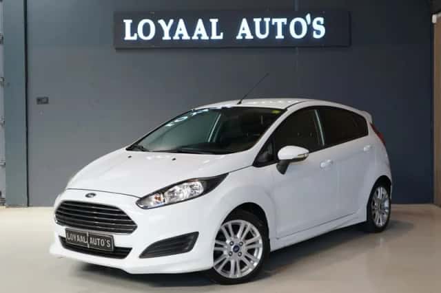 Ford Fiesta (2014) thumbnail 4