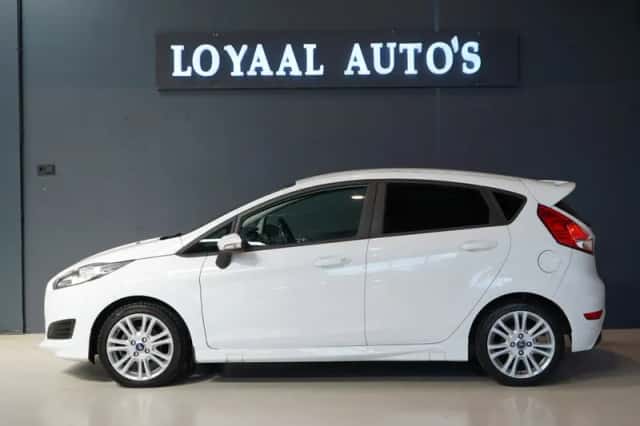 Ford Fiesta (2014) thumbnail 5
