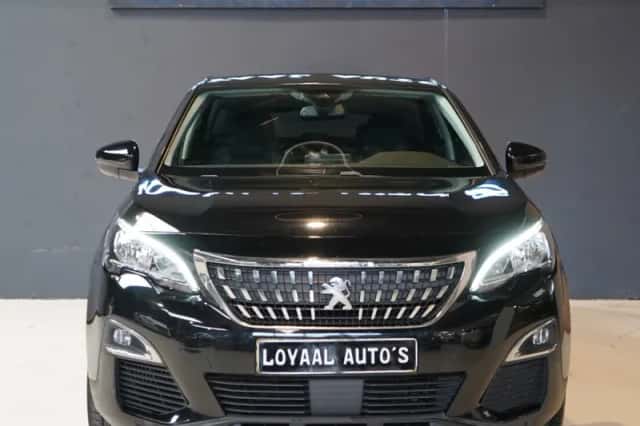 Peugeot 3008 (2018) thumbnail 3