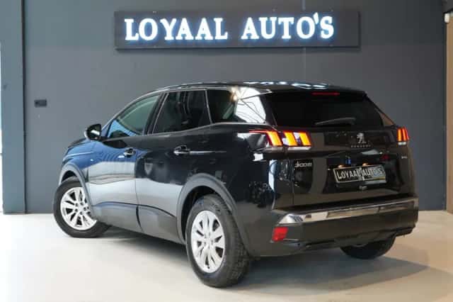 Peugeot 3008 (2018) thumbnail 6