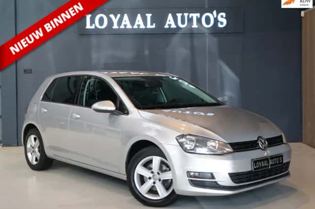 Volkswagen Golf (2013) thumbnail 1