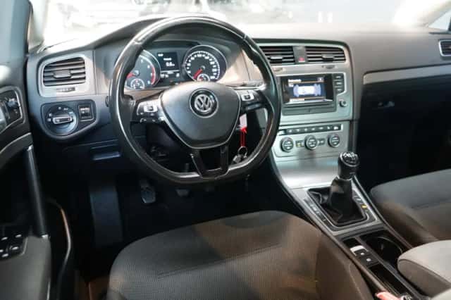Volkswagen Golf (2013) thumbnail 2