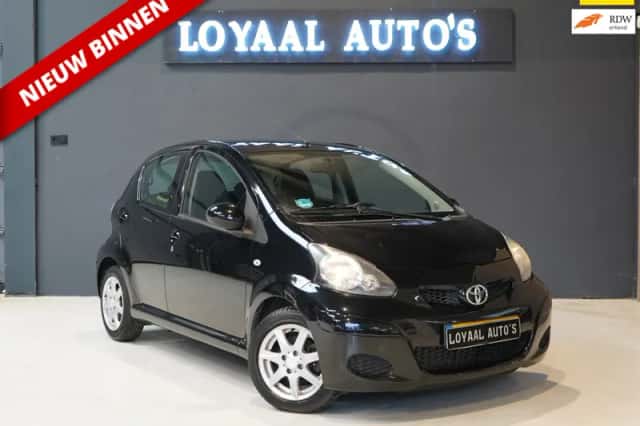 Toyota Aygo (2012) thumbnail 1