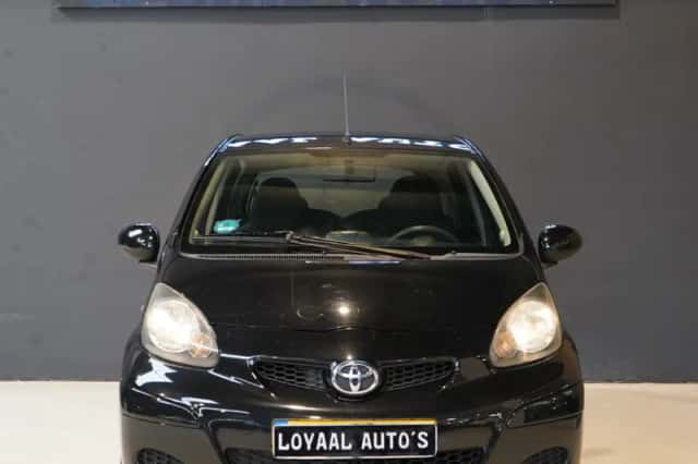 Toyota Aygo (2012) thumbnail 3