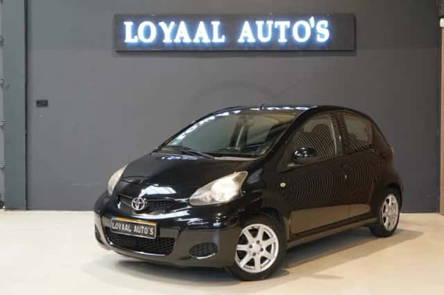 Toyota Aygo (2012) thumbnail 4