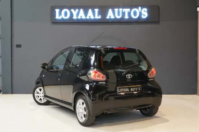Toyota Aygo (2012) thumbnail 6