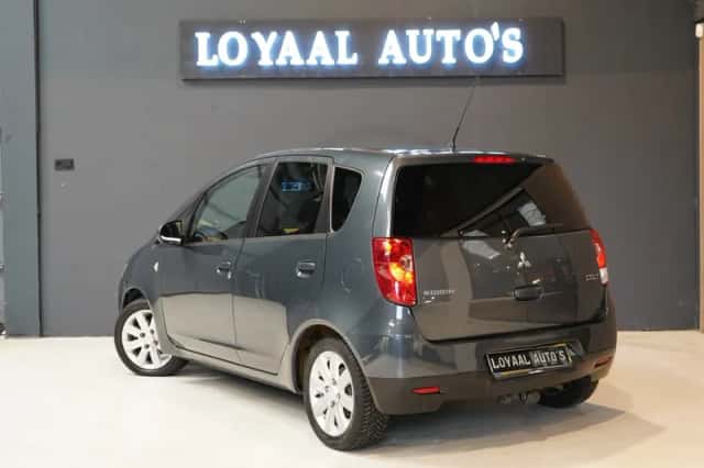 Mitsubishi Colt (2010) thumbnail 6