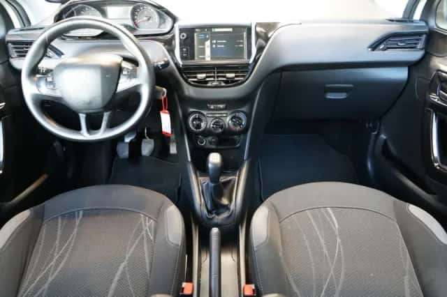 Peugeot 208 (2013) thumbnail 2