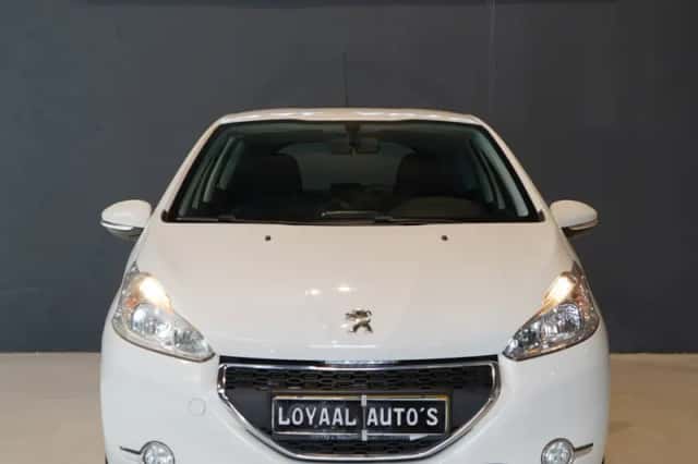 Peugeot 208 (2013) thumbnail 3