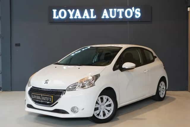 Peugeot 208 (2013) thumbnail 4