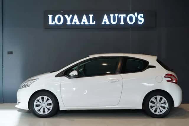 Peugeot 208 (2013) thumbnail 5
