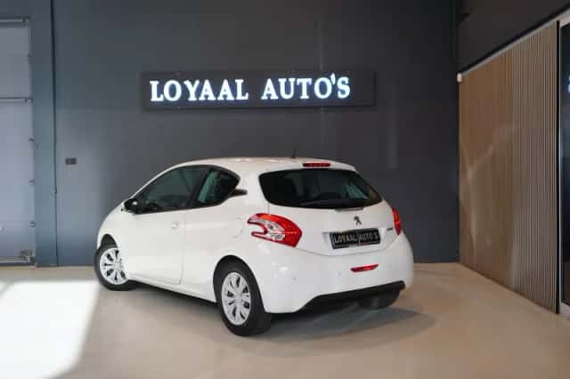 Peugeot 208 (2013) thumbnail 6