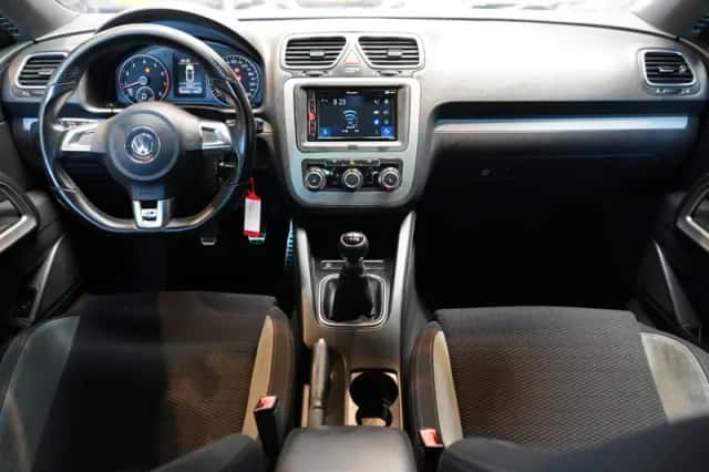Volkswagen Scirocco (2010) thumbnail 2