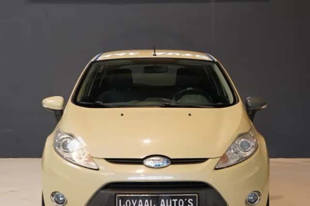 Ford Fiesta (2009) thumbnail 3