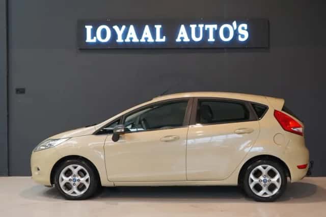 Ford Fiesta (2009) thumbnail 5