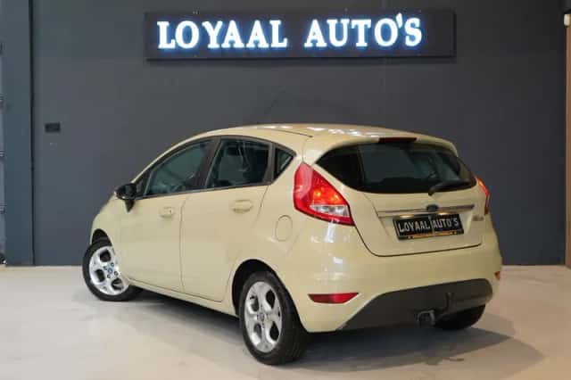 Ford Fiesta (2009) thumbnail 6